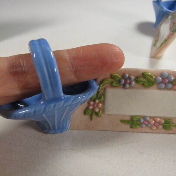 Ceramic White w Gold Picture Frame, (2) Ceramic Place cards Embossed Floral - Picture 5 of 14